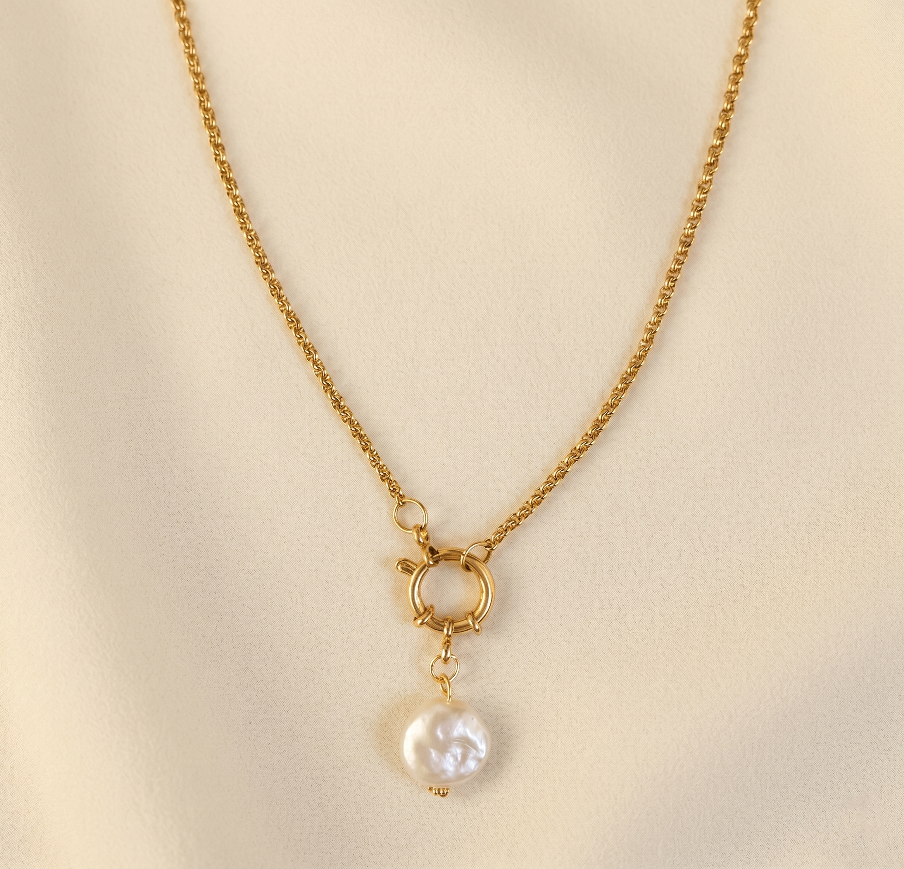 VB18-Minimal Pearl Necklace